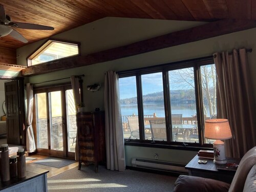 Quiet Get Away on the Lake! Kayaks,life vests ,Fishing Equipments ,golf clubs