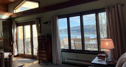 Quiet Get Away on the Lake! Kayaks,life vests ,Fishing Equipments ,golf clubs