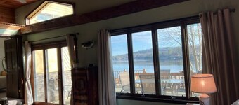 Quiet Get Away on the Lake! Kayaks,life vests ,Fishing Equipments ,golf clubs