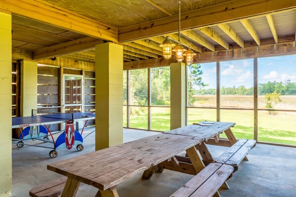 Interior - River House minutes to Dauphin Island. Perfect getaway for quiet peaceful rest (Coden)