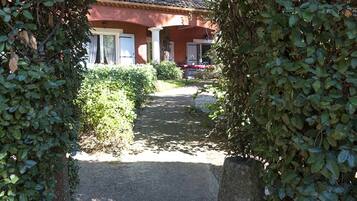 Entrada de la propiedad