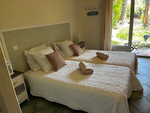 Double or Twin Room (Anis)