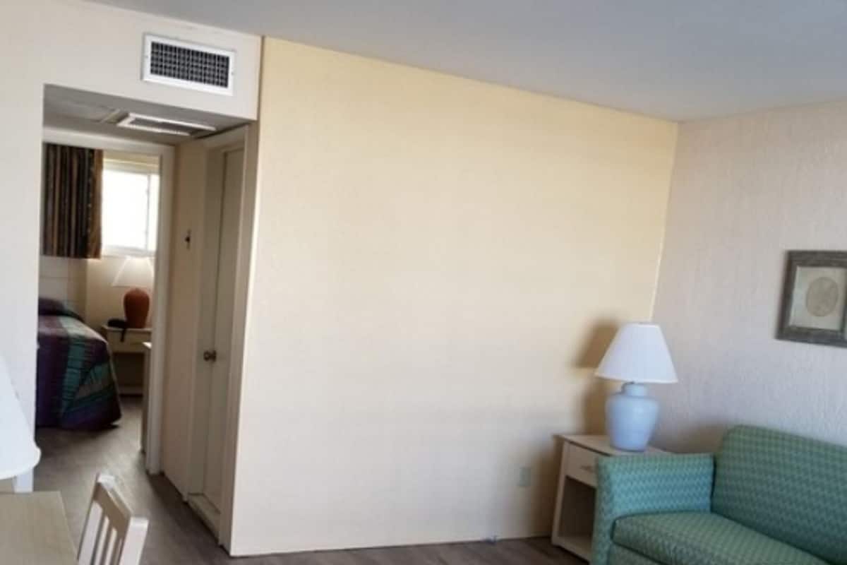 1 chambre, coffres-forts dans les chambres, bureau, rideaux occultants