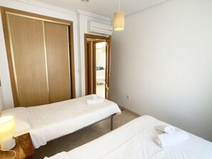 2 habitaciones, tabla de planchar con plancha y wifi gratis