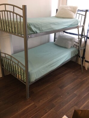 Gemeinsamer Deluxe-Schlafsaal, Gemischter Schlafsaal | Kostenloses WLAN, Bettwäsche