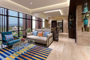 Premium bedding, minibar, in-room safe, desk