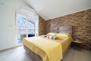 Panoramic Double Room | 1 bedroom, iron/ironing board, free WiFi, bed sheets