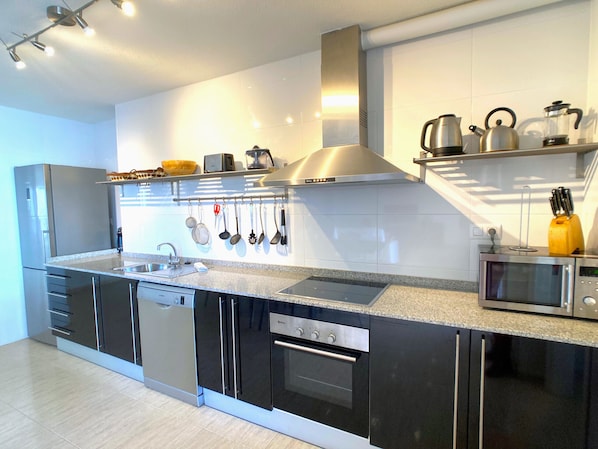 Fridge, microwave, oven, dishwasher