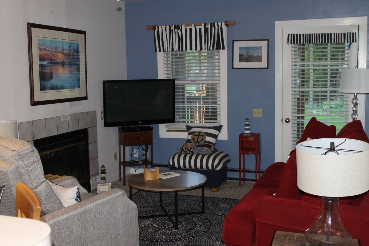 Suite, 1 King Bed with Sofa bed, Kitchenette