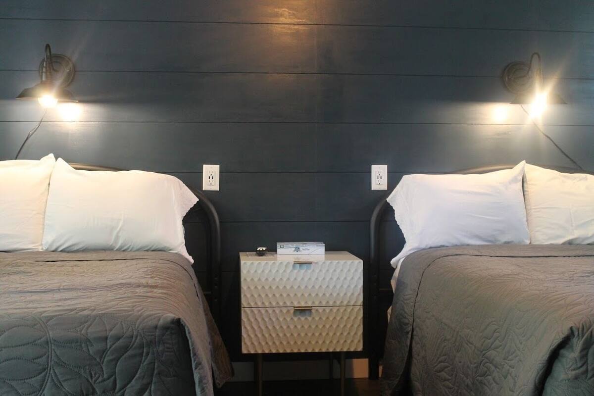 WiFi (free), bed sheets