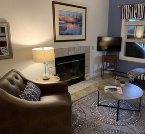 Flat-screen TV - Cedar Court Inn (Fish Creek)