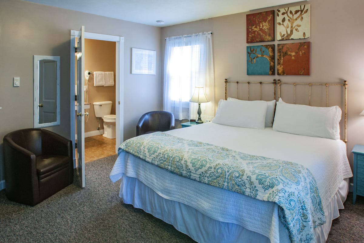 3 bedrooms, free WiFi, bed sheets