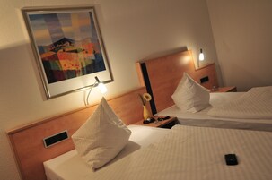 Quarto casal | Roupas de cama premium, escrivaninha, quartos à prova de som