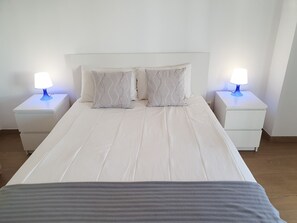 1 bedroom, iron/ironing board, rollaway beds, free WiFi