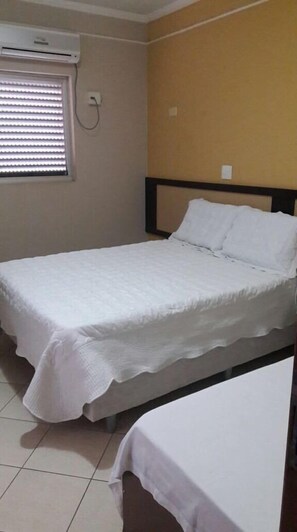 Basic Double Room Single Use | 1 bedroom, minibar, free WiFi, bed sheets - Hotel Jandaia (Jandaia do Sul)