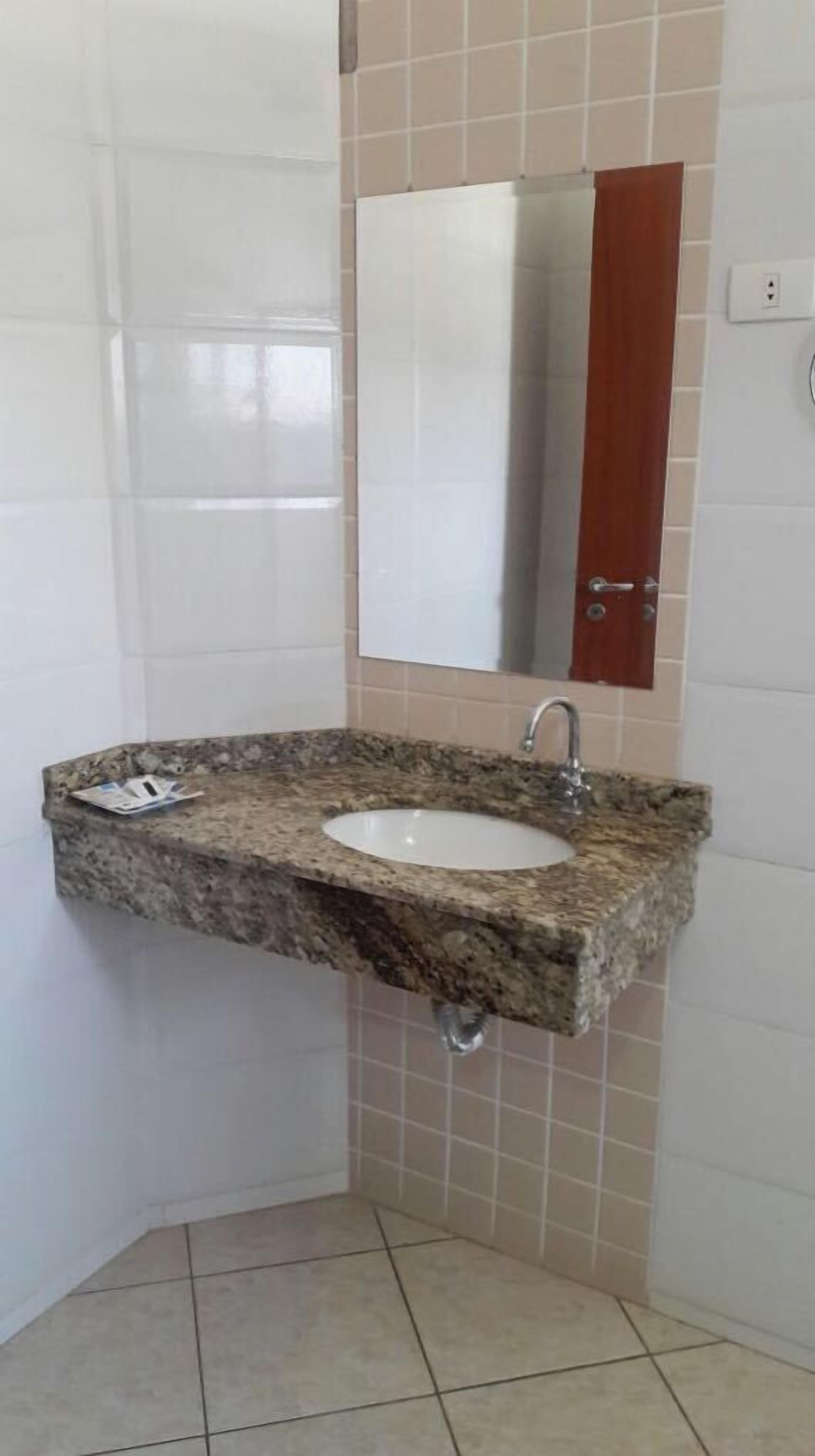 Basic Double Room Single Use | Bathroom | Shower, free toiletries, hair dryer, towels