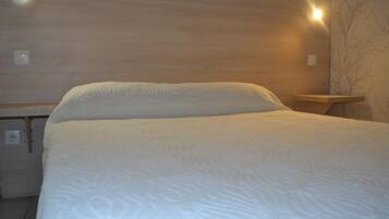 Schreibtisch, kostenloses WLAN, Bettwäsche