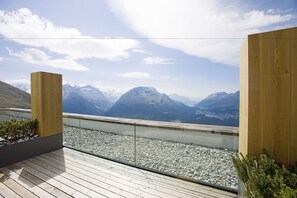 Double Room, Terrace (Bellavista) | Premium bedding, in-room safe, soundproofing, free WiFi - Romantik Hotel Muottas Muragl (Samedan)