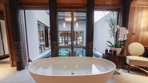Deep-soaking bathtub - ÀNI Thailand - All inclusive (Ko Yao)