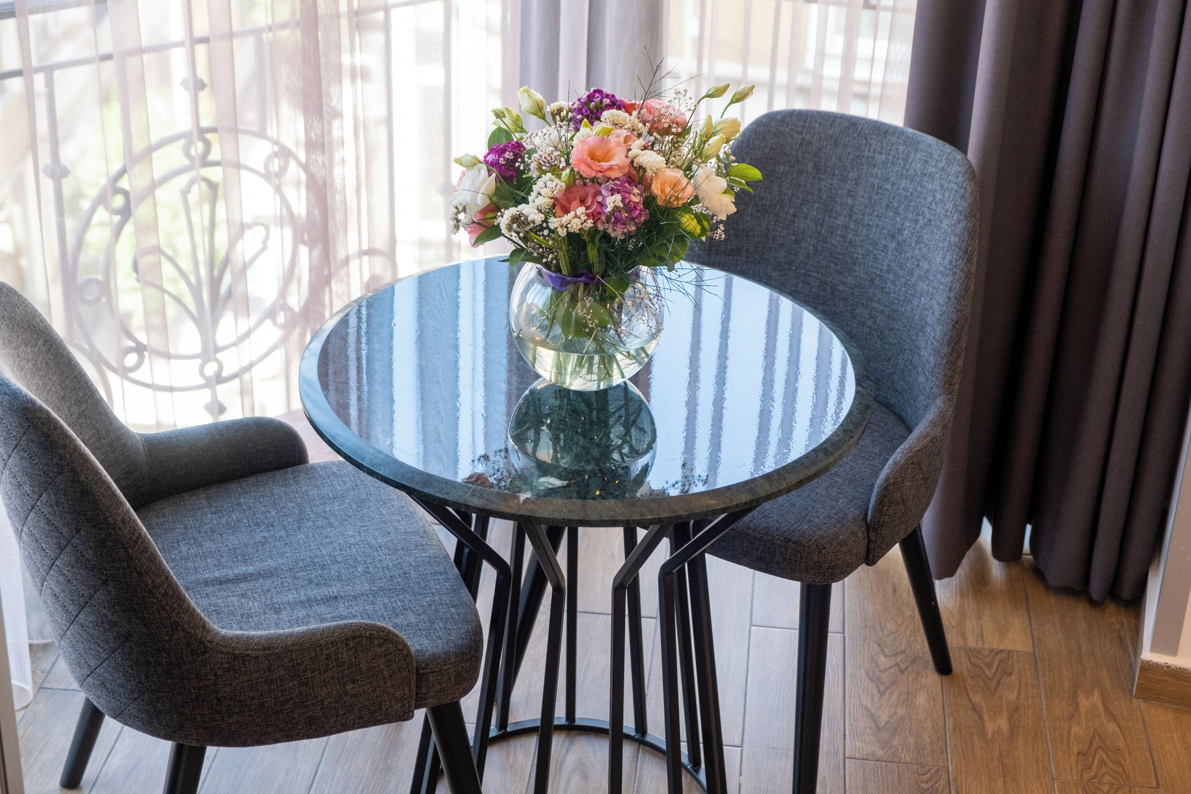 double or twin room, non smoking, corner | living area | led tv