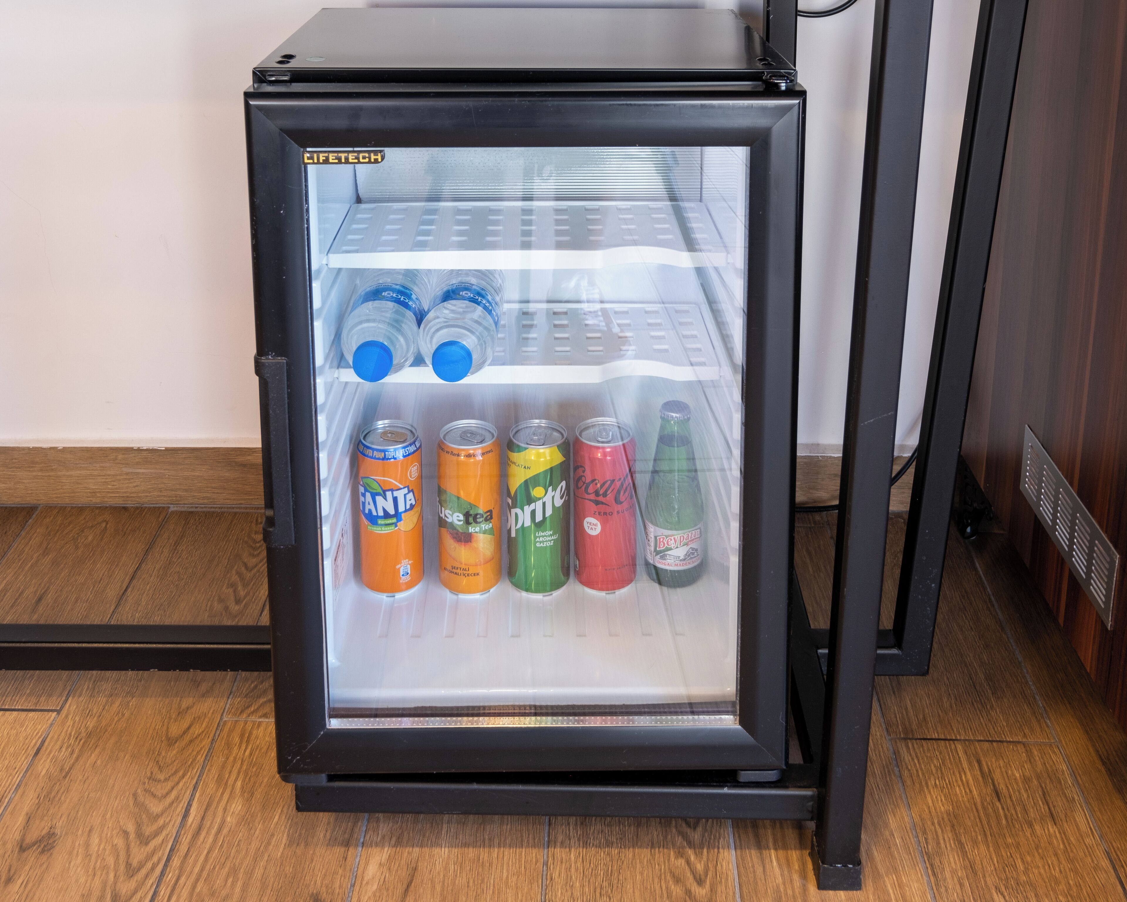 double or twin room, non smoking, corner | in-room safe, desk, laptop workspace, soundproofing