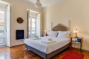3 slaapkamers, een strijkplank/strijkijzer, wifi, beddengoed