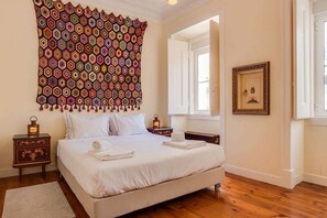 3 slaapkamers, een strijkplank/strijkijzer, wifi, beddengoed