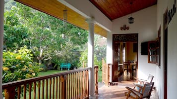 Habitación clásica doble, vistas al jardín, en la zona del jardín | Terraza o patio