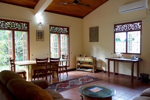 Classic Double Room, Garden View, Garden Area | Living area | Flat-screen TV - Manel Guesthouse (Galle)