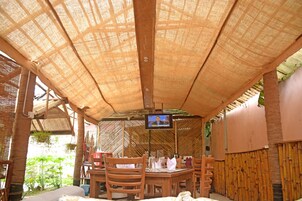 Breakfast (USD 5.00 per person)