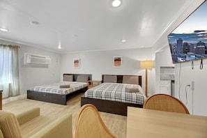 Double-King Suite with Kitchen | 1 chambre, rideaux occultants, fer et planche Ă repasser, Wi-Fi gratuit