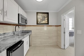 Double-King Suite with Kitchen | Private kitchen - Desert Moon Motel (Las Vegas)