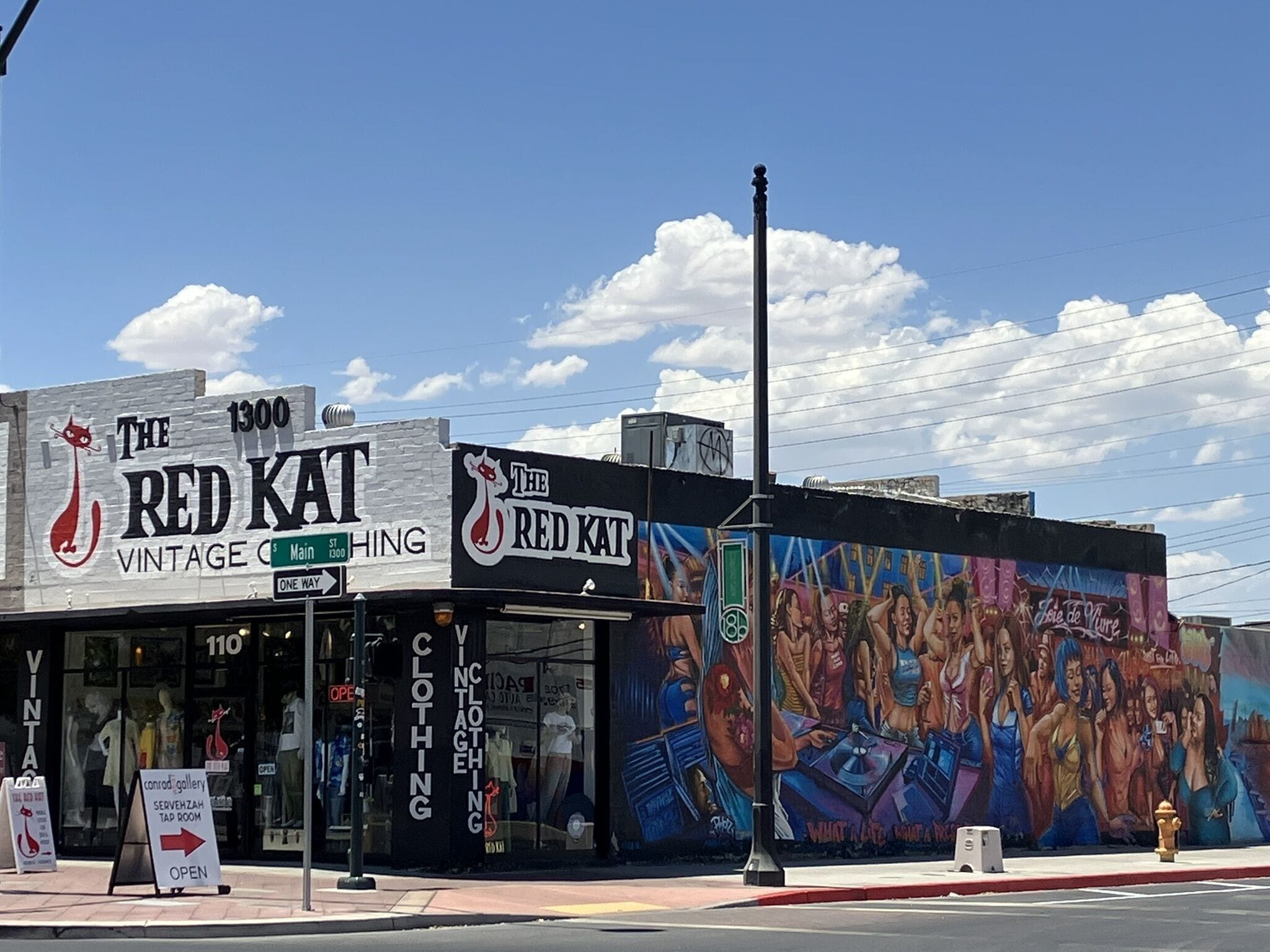 Photo - Desert Moon Motel