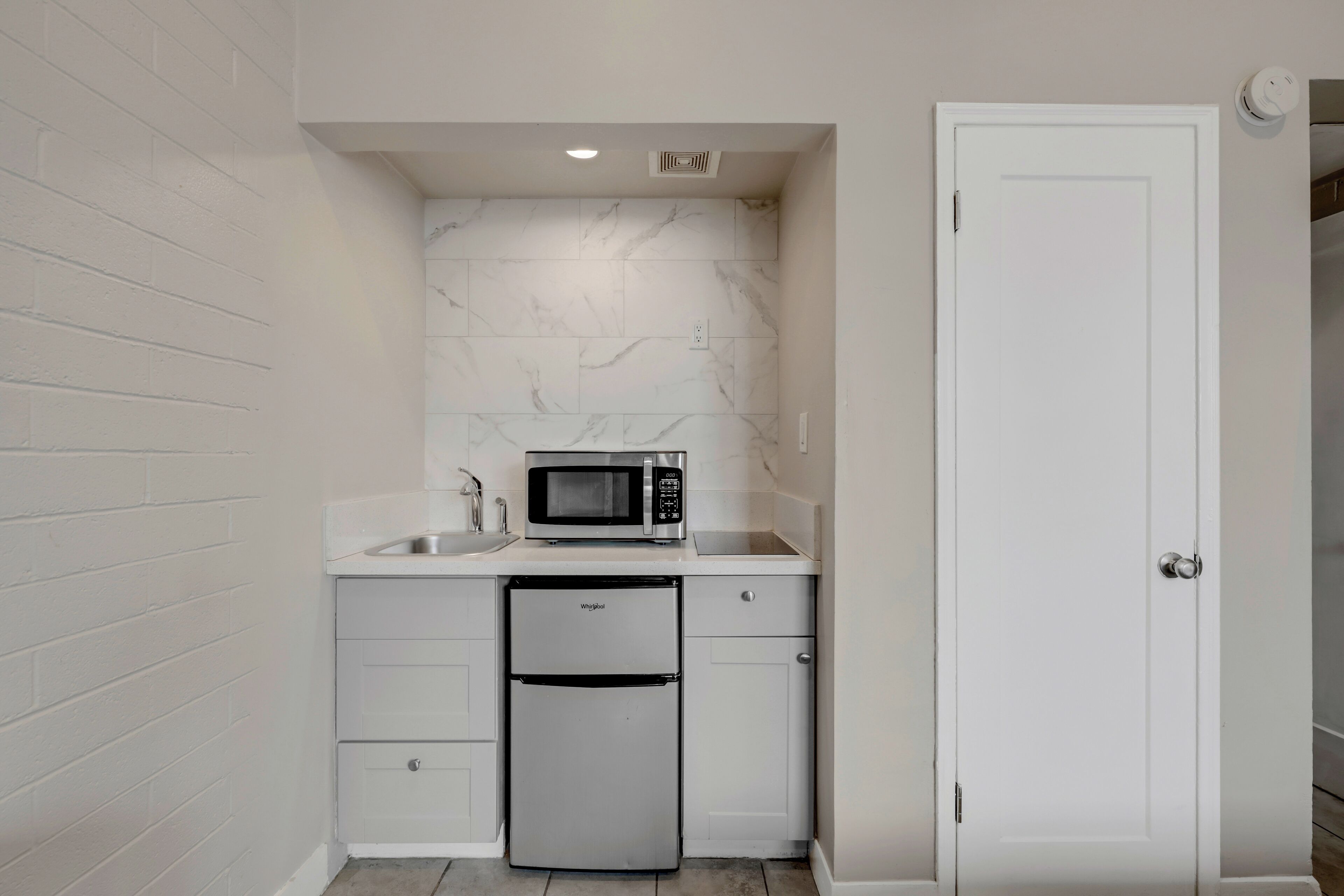 标准套房, 1 张特大床, 简易厨房, 一层 | 私人简易厨房