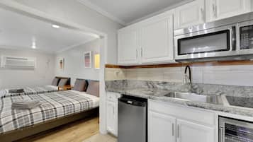 Double-King Suite with Kitchen | 私人厨房