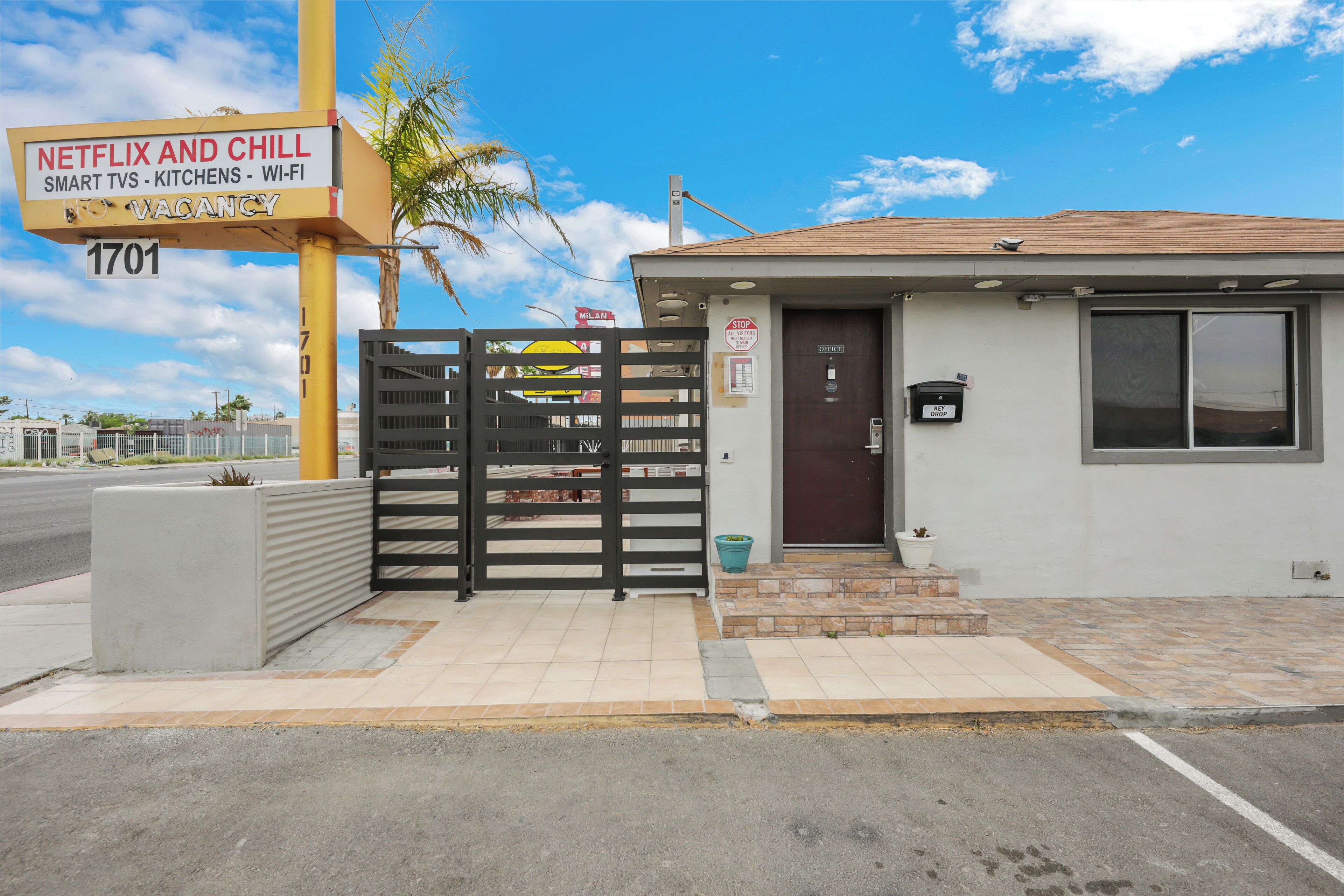 Photo - Desert Moon Motel