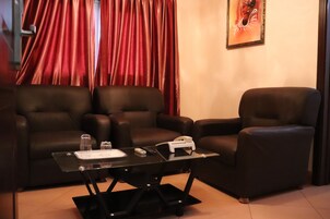 普通套房 | 埃及棉床單、高級寢具、羽絨被、Select Comfort 床墊