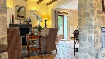 Maison, salle de bains attenante (Limousine) | Bar lounge
