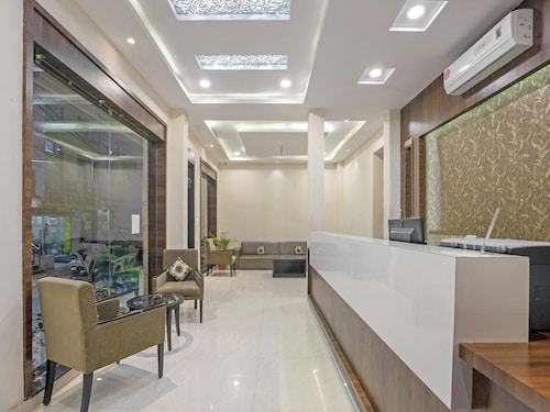 Hotel Anchal Villa By YB Hotels