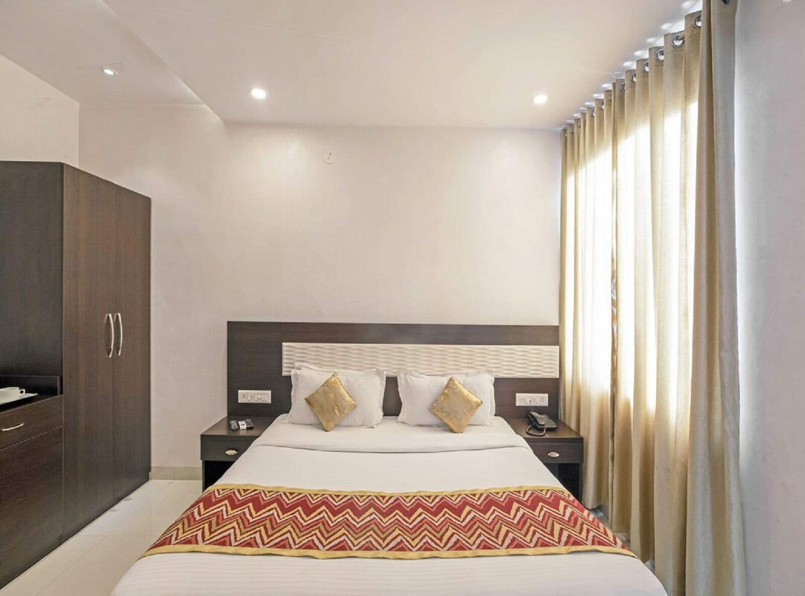 1 bedroom, premium bedding, desk, iron/ironing board