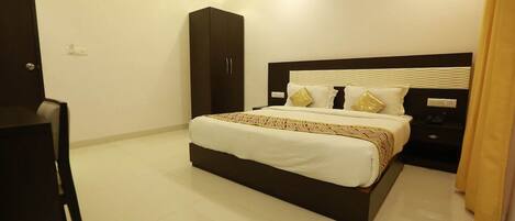 Habitación superior | 1 habitación, ropa de cama de alta calidad y escritorio