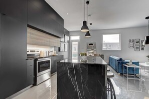 Apartment, 2 Bedrooms (3204) | Private kitchen | Full-size fridge, microwave, oven, stovetop - Les Lofts du Centre (Montreal)