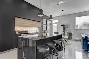 Apartamento, 2 quartos (3204) | Cozinha privada | Geladeira grande, micro-ondas, fogão, cooktop