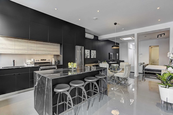 Quarto casal (3202) | Cozinha privada | Geladeira grande, micro-ondas, fogão, cooktop