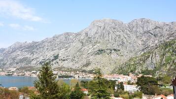 Apartment, 2 Bedrooms, Sea View, Sea Facing | 1 bedroom, desk, iron/ironing board, free WiFi