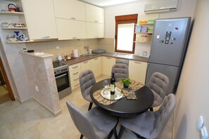 1 habitación, escritorio, tabla de planchar con plancha y wifi gratis