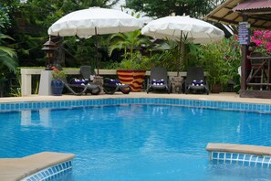Pool - 2 Bedrooms Villa, in Zen Tropical Garden.
Swimming pool; Jacuzzi. Beach 500m.  (koh samui)
