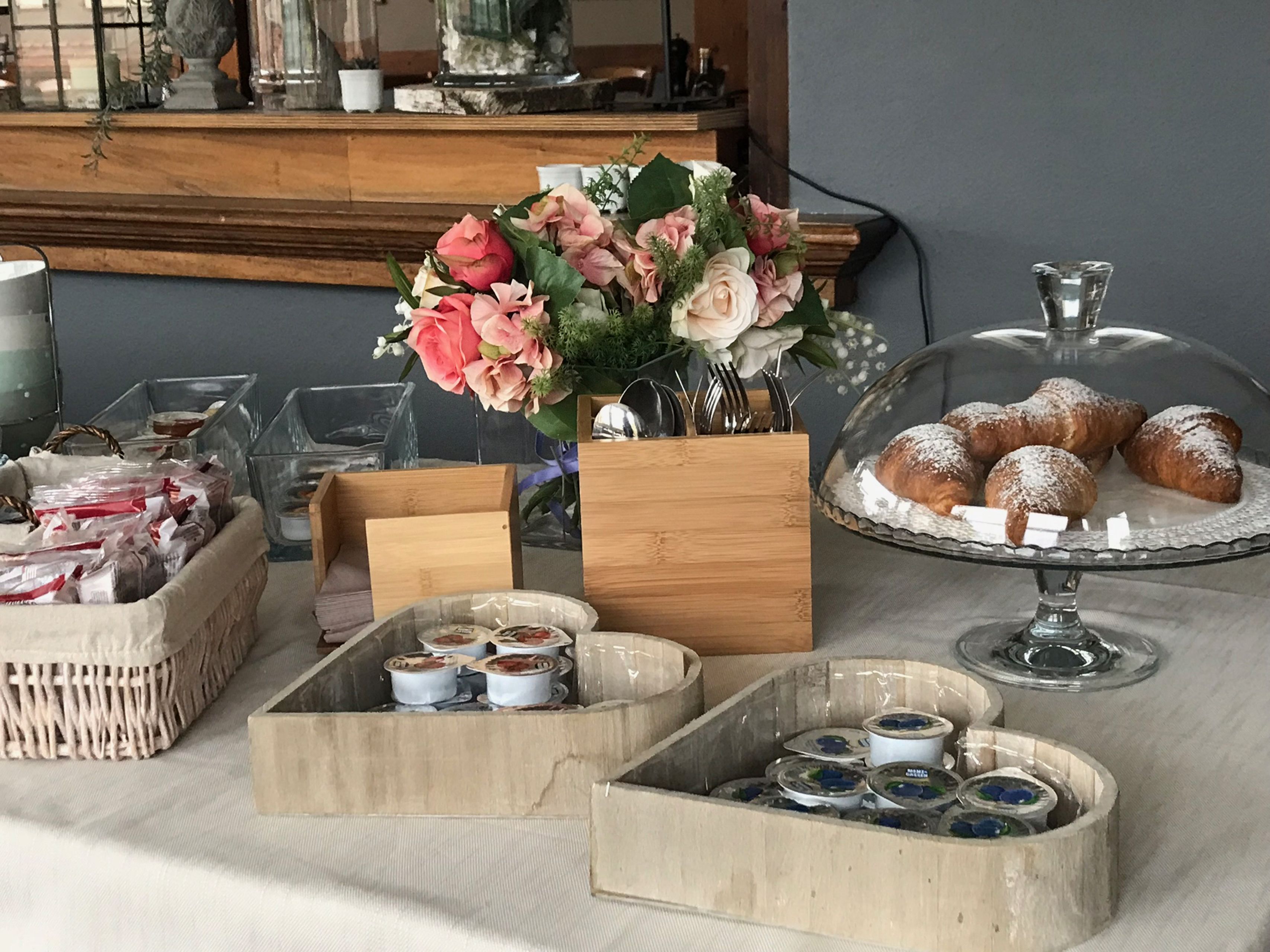 free daily continental breakfast