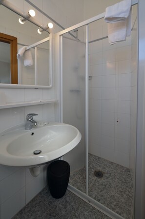 Double Room | Bathroom | Shower, hair dryer, towels