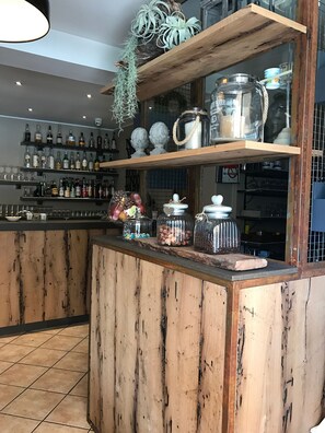 酒吧（店内）
